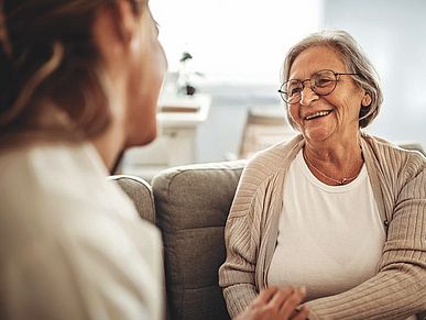 Häusliche Pflege einer älteren Frau
